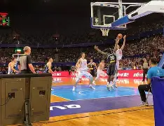 包含亚眠主场憾负摩纳哥，遭受连败厄运的词条