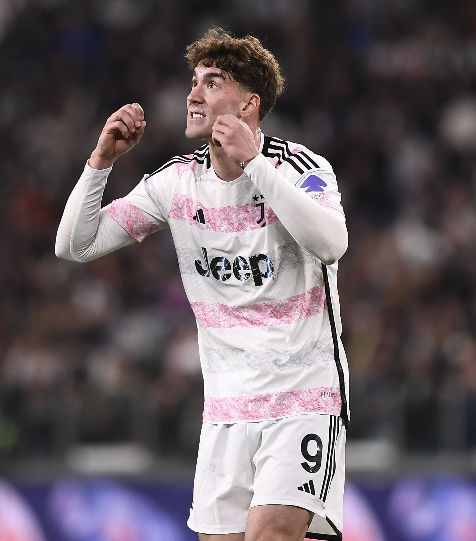 尤文图斯豪取大胜，稳固联赛领先优势 